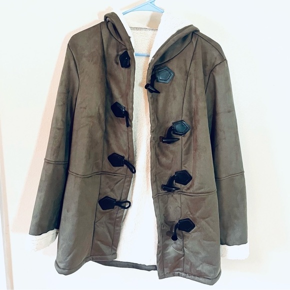 Women’s Army Green Fleece Jacket - Size Medium - Picture 9 of 13